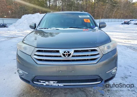 2011 Toyota Highlander Base из США, поврежденный, VIN 5TDBK3EH1BS048755